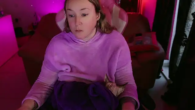 kisicaxx online show from March 2025 05:02:01 PM