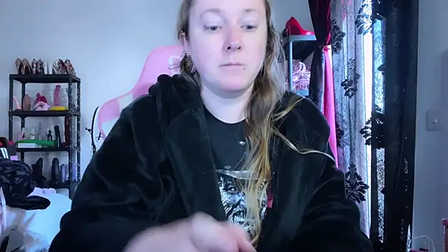 kisicaxx online show from February 2026 02:57:01 PM