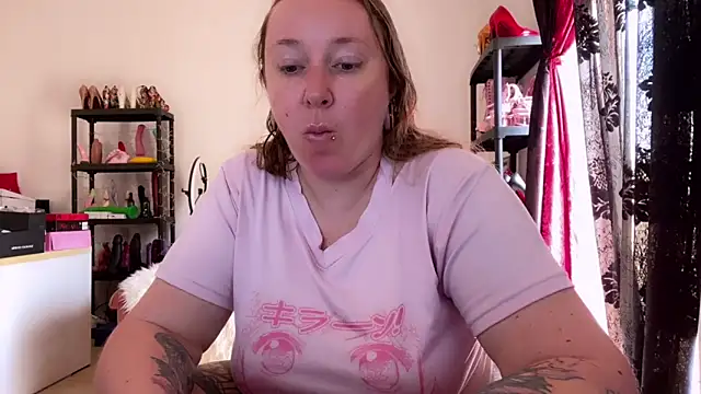 kisicaxx online show from May 2026 08:55:01 AM