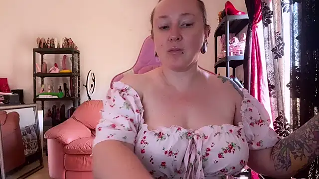 kisicaxx online show from May 2026 10:24:02 AM