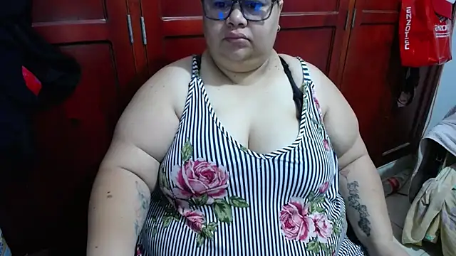 Snapshot of hotlesby4uxxx chatting on May 2026 01:48:02 PM hotlesby4uxxx online show from May 2026 01:48:02 PM