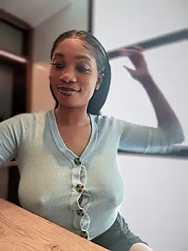   Nessa   online show from October 2025 11:19:01 AM