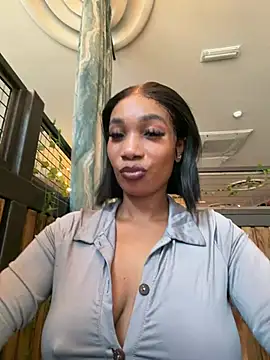 Snapshot of __Nessa__ chatting on July 2026 11:39:02 AM Nessa online show from July 2026 11:39:02 AM