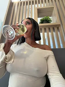 Snapshot of __Nessa__ chatting on July 2026 11:41:01 AM Nessa online show from July 2026 11:41:01 AM
