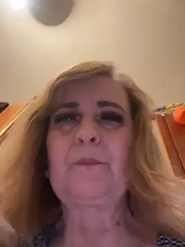 Irina2909xh online show from March 2026 06:03:01 PM