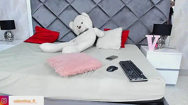 Snapshot of valentina_fi chatting on January 2025 12:27:01 PM valentina fi online show from January 2025 12:27:01 PM