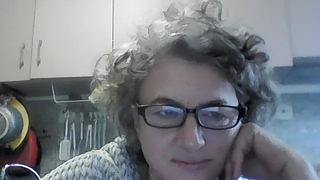Sunnylarrah online show from September 2025 05:11:01 AM