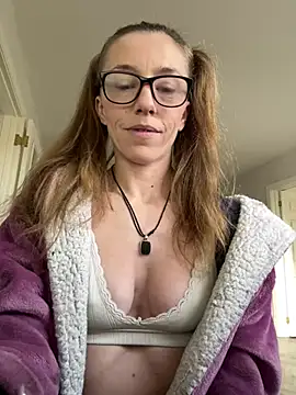 Snapshot of Heidi_Harper chatting on January 2025 10:37:01 AM Heidi Harper online show from January 2025 10:37:01 AM