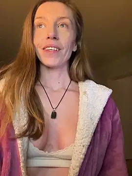 Snapshot of Heidi_Harper chatting on January 2025 05:11:01 PM Heidi Harper online show from January 2025 05:11:01 PM