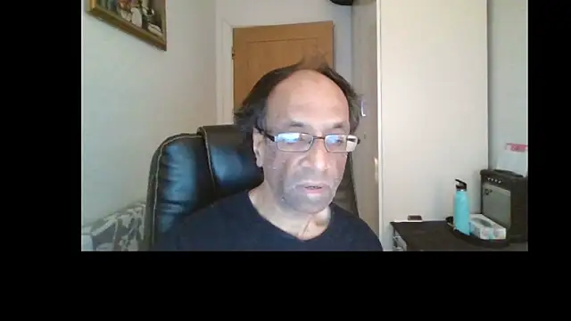 Snapshot of rauncher1 chatting on May 2026 08:52:01 AM rauncher1 online show from May 2026 08:52:01 AM