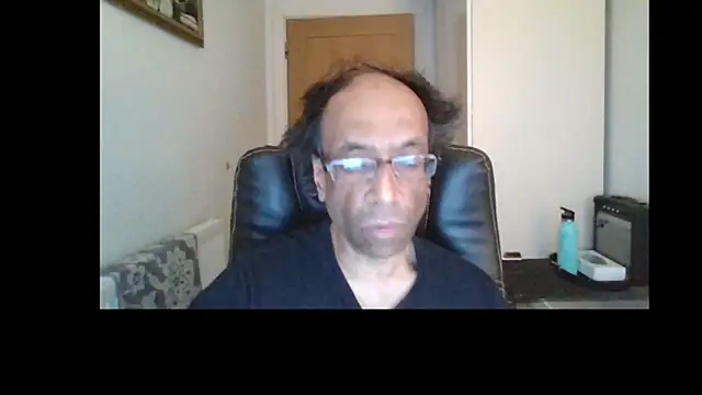 Snapshot of rauncher1 chatting on May 2026 09:06:01 AM rauncher1 online show from May 2026 09:06:01 AM