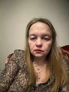 Susanel online show from March 2025 08:57:01 PM