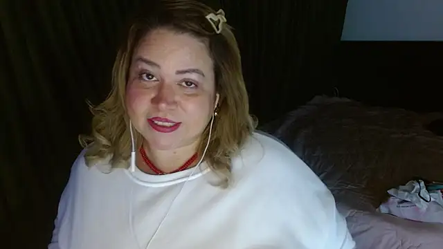 Snapshot of bella_savati chatting on January 2025 02:54:02 AM bella savati online show from January 2025 02:54:02 AM