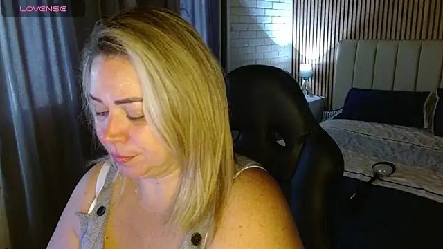 bella savati online show from December 2025 04:38:01 PM