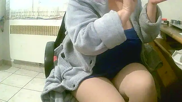 Snapshot of douceur63 chatting on February 2025 11:31:01 AM douceur63 online show from February 2025 11:31:01 AM