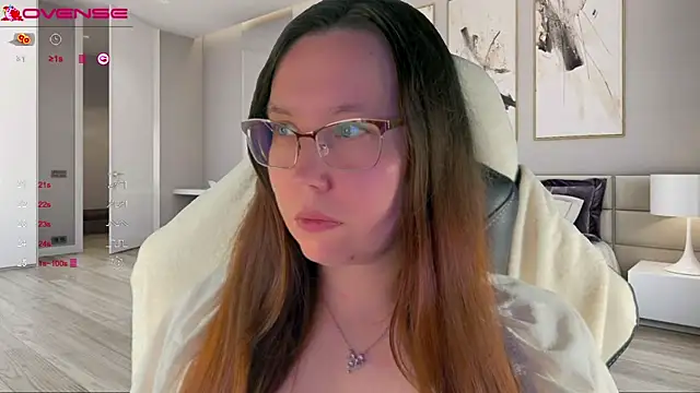 Victoria Romans online show from September 2025 06:13:02 PM