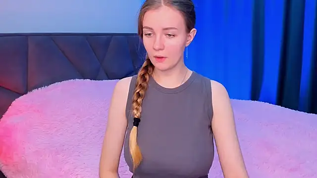 Snapshot of SweetMilkis chatting on December 2024 09:40:02 AM SweetMilkis online show from December 2024 09:40:02 AM