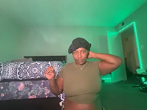 Snapshot of ChocolateTingz chatting on December 2024 03:24:01 AM ChocolateTingz online show from December 2024 03:24:01 AM