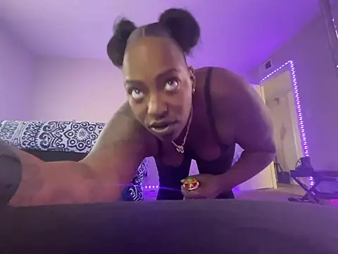 Snapshot of ChocolateTingz chatting on December 2024 02:16:02 PM ChocolateTingz online show from December 2024 02:16:02 PM