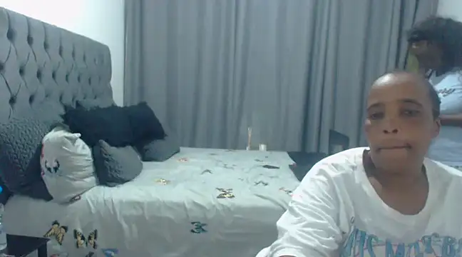 Samantha69x online show from March 2025 11:45:01 PM