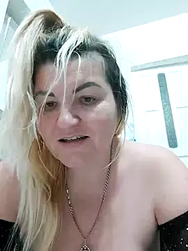 Snapshot of VeronikaBless chatting on December 2024 12:49:01 PM VeronikaBless online show from December 2024 12:49:01 PM