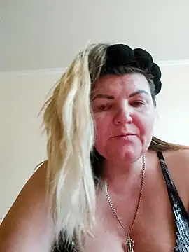 Snapshot of VeronikaBless chatting on September 2025 01:34:02 PM VeronikaBless online show from September 2025 01:34:02 PM