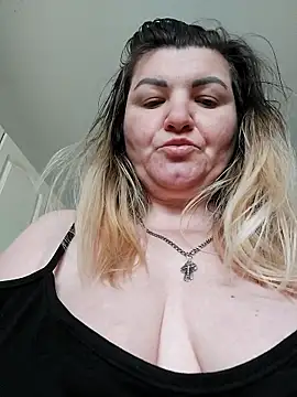 Snapshot of VeronikaBless chatting on January 2026 09:03:02 AM VeronikaBless online show from January 2026 09:03:02 AM