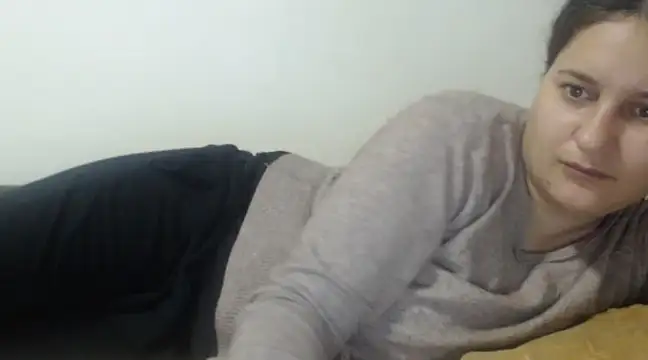 Snapshot of flowerlauren chatting on January 2025 05:01:02 AM flowerlauren online show from January 2025 05:01:02 AM