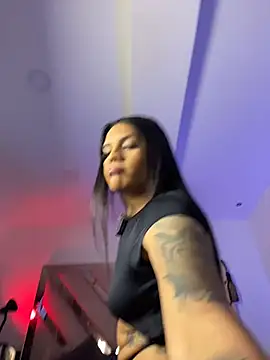 Victoria14  online show from April 2026 04:11:01 AM