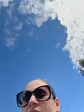 lolabunny9 online show from February 2026 07:06:01 PM