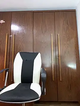 bunny bicht online show from October 2025 12:16:02 PM