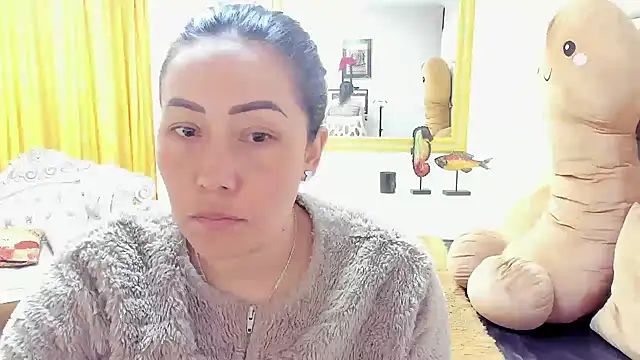 Snapshot of gaby_trent chatting on January 2025 03:12:01 PM gaby trent online show from January 2025 03:12:01 PM
