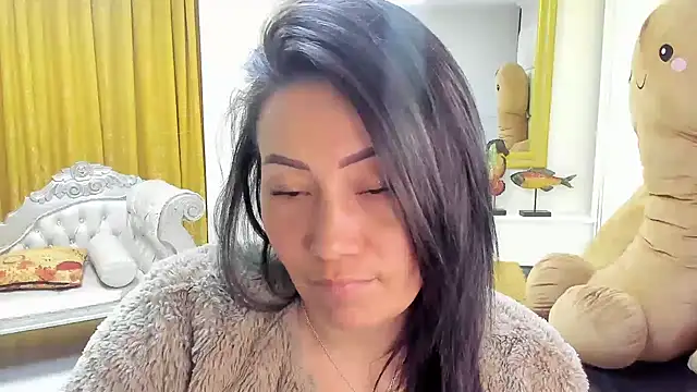 Snapshot of gaby_trent chatting on January 2025 06:14:01 PM gaby trent online show from January 2025 06:14:01 PM