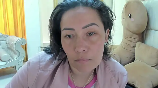 Snapshot of gaby_trent chatting on January 2025 01:57:01 PM gaby trent online show from January 2025 01:57:01 PM