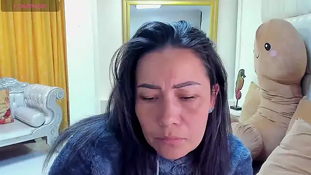 Snapshot of gaby_trent chatting on January 2025 01:28:01 PM gaby trent online show from January 2025 01:28:01 PM