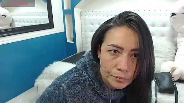 Snapshot of gaby_trent chatting on February 2025 12:37:01 PM gaby trent online show from February 2025 12:37:01 PM