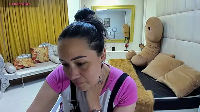 Snapshot of gaby_trent chatting on March 2025 01:02:01 PM gaby trent online show from March 2025 01:02:01 PM