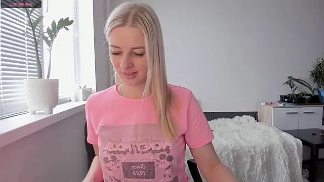 Snapshot of HILT_ON chatting on February 2025 08:39:01 AM HILT ON online show from February 2025 08:39:01 AM