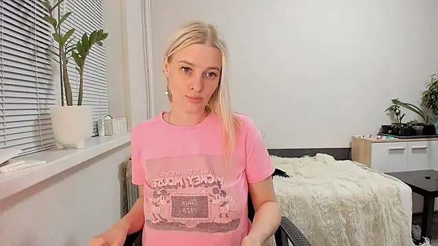 Snapshot of HILT_ON chatting on February 2025 03:15:02 AM HILT ON online show from February 2025 03:15:02 AM