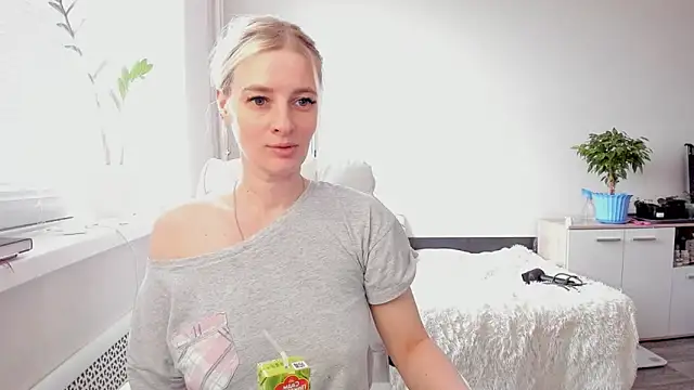 Snapshot of HILT_ON chatting on March 2025 04:06:02 AM HILT ON online show from March 2025 04:06:02 AM