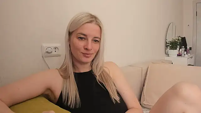 Snapshot of HILT_ON chatting on September 2025 03:31:01 AM HILT ON online show from September 2025 03:31:01 AM