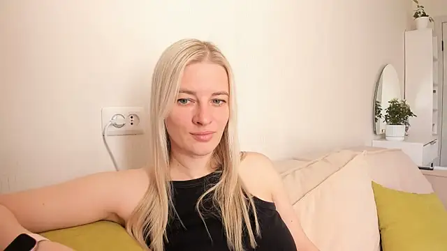 Snapshot of HILT_ON chatting on September 2025 03:55:02 AM HILT ON online show from September 2025 03:55:02 AM