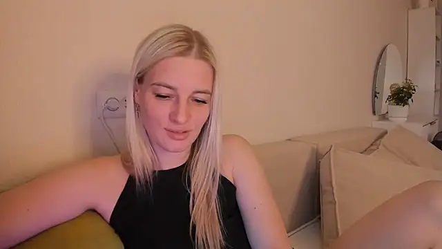 Snapshot of HILT_ON chatting on October 2025 11:20:02 AM HILT ON online show from October 2025 11:20:02 AM