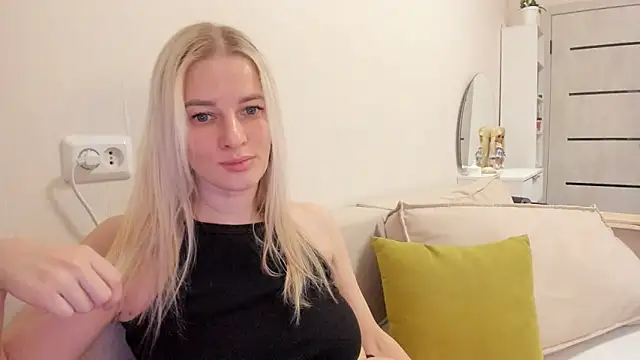 Snapshot of HILT_ON chatting on October 2025 03:20:02 AM HILT ON online show from October 2025 03:20:02 AM