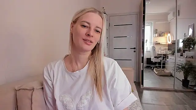 Snapshot of HILT_ON chatting on November 2025 04:55:02 AM HILT ON online show from November 2025 04:55:02 AM