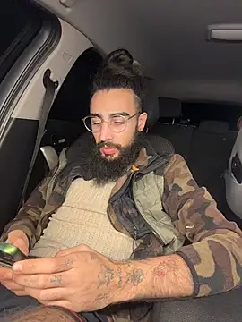 Av0caT online show from December 2025 10:25:01 PM