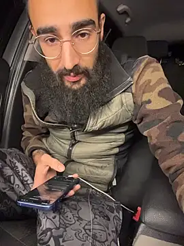 Av0caT online show from December 2025 12:40:02 AM