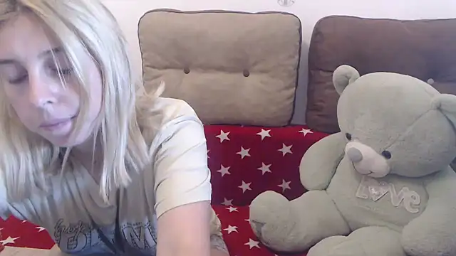 Snapshot of Aliss_Hottie chatting on September 2025 06:13:02 AM Aliss Hottie online show from September 2025 06:13:02 AM