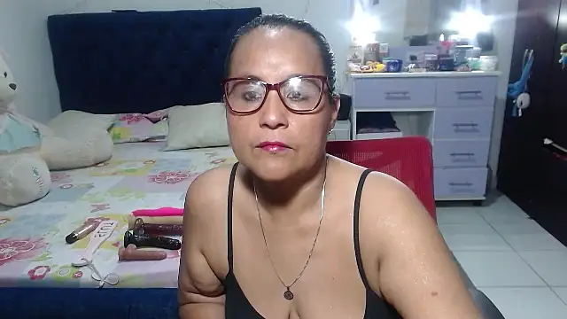 Snapshot of pervert_mommy_ chatting on April 2026 10:19:02 AM pervert mommy online show from April 2026 10:19:02 AM