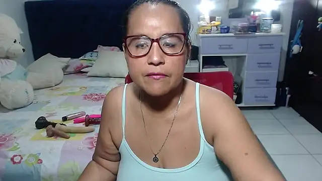 Snapshot of pervert_mommy_ chatting on April 2026 09:33:02 AM pervert mommy online show from April 2026 09:33:02 AM